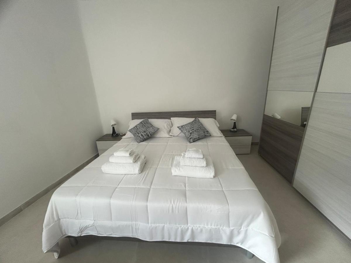 Carradori 2 Apartment-Historic Center-Autodromo إيمولا المظهر الخارجي الصورة